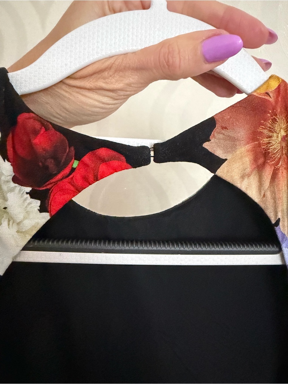 ALICE + OLIVIA BLACK FORAL MAXI - Picture 4 of 5
